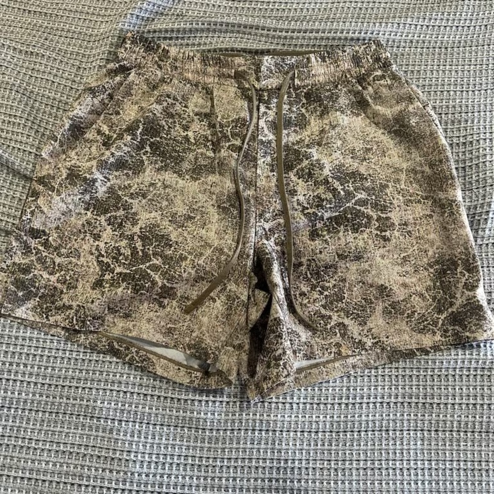 Men’s Lulu Shorts
